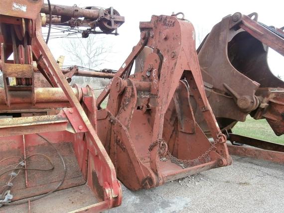 Erie 3 Yd Clamshell Bucket Rehandler